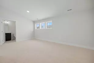 4692 Knapp Bluff Dr NE, Grand Rapids, MI 49525 - Photo 27