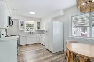 902 Sibley St NW, Grand Rapids, MI 49504 - Photo 3