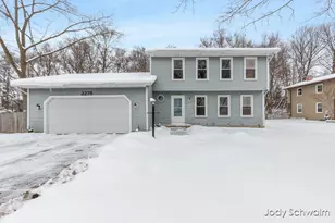 2275 Embro Dr SE, Grand Rapids, MI 49508 - Photo 3