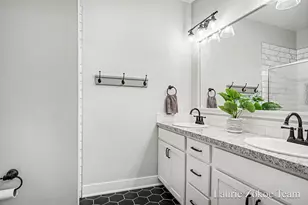 671 Leonard St NW, Grand Rapids, MI 49534 - Photo 19