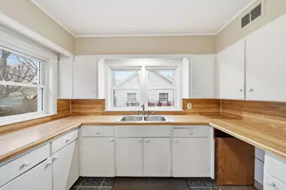 411 W Kilbuck Street, Tecumseh, MI 49286 - Photo 9