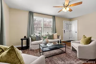 814 Woolsey Dr SW, Grand Rapids, MI 49503 - Photo 7