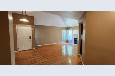 152 Legacy Park Circle, Dearborn Heights, MI 48127 - Photo 7