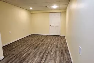 152 Legacy Park Cir, Dearborn Heights, MI 48127 - Photo 13