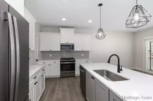 6645 Croft Ln, Hudsonville, MI 49426 - Photo 11