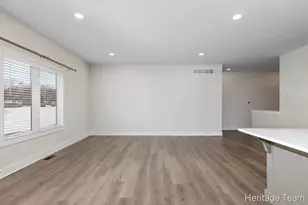 6645 Croft Ln, Hudsonville, MI 49426 - Photo 7