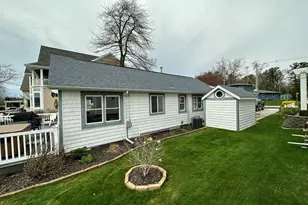 1738 Waukazoo Dr, Holland, MI 49424 - Photo 39