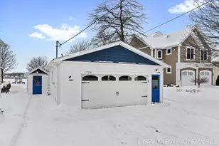 1738 Waukazoo Dr, Holland, MI 49424 - Photo 57