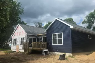 644 Willow St, Howard City, MI 49329 - Photo 5