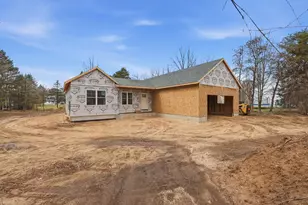 644 Willow St, Howard City, MI 49329 - Photo 7