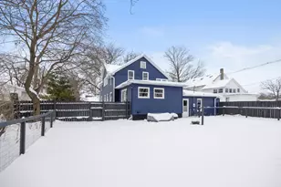 517 Elm St SE, Lowell, MI 49331 - Photo 5