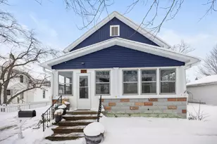 517 Elm St SE, Lowell, MI 49331 - Photo 3