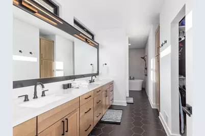 215 Gehl Avenue SW, Walker, MI 49534 - Photo 21