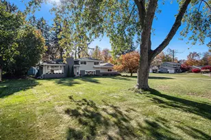 1187 Yorkshire Dr, Norton Shores, MI 49441 - Photo 35