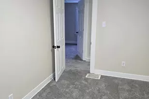 1013 Mahlon St, Lansing, MI 48906 - Photo 25