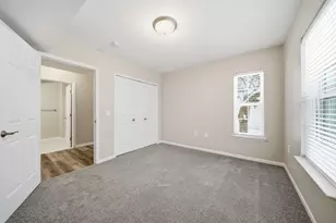 2738 S Knightsbridge Cir, Ann Arbor, MI 48105 - Photo 17