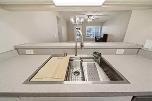 2738 S Knightsbridge Cir, Ann Arbor, MI 48105 - Photo 11