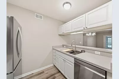 2738 S Knightsbridge Circle, Ann Arbor, MI 48105 - Photo 7