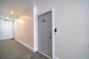 2738 S Knightsbridge Cir, Ann Arbor, MI 48105 - Photo 5