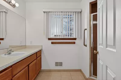36394 Cecilia Drive #26, Sterling Heights, MI 48312 - Photo 11