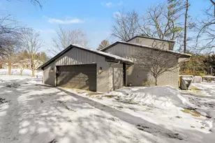 2460 Adare Rd, Ann Arbor, MI 48104 - Photo 53
