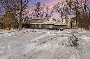 2460 Adare Rd, Ann Arbor, MI 48104 - Photo 3