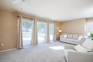 1472 Oakbrook E Dr, Rochester Hills, MI 48307 - Photo 9