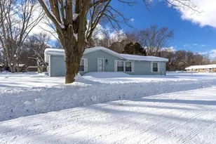 54598 Park Ln, Eau Claire, MI 49111 - Photo 3