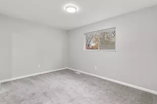 1735 Crestline Dr, Troy, MI 48083 - Photo 11