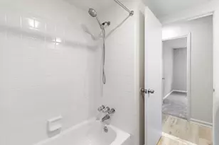 1735 Crestline Dr, Troy, MI 48083 - Photo 13