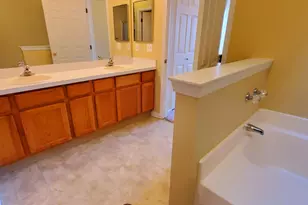 1354 Fox Pointe Cir, Ann Arbor, MI 48108 - Photo 25