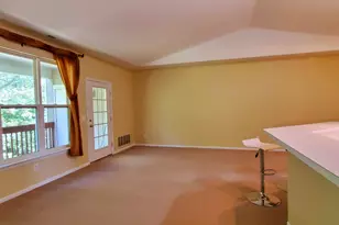 1354 Fox Pointe Cir, Ann Arbor, MI 48108 - Photo 13