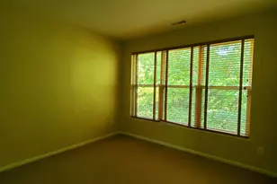 1354 Fox Pointe Cir, Ann Arbor, MI 48108 - Photo 11