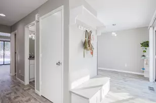 1468 Oakbrook E Dr, Rochester Hills, MI 48307 - Photo 3