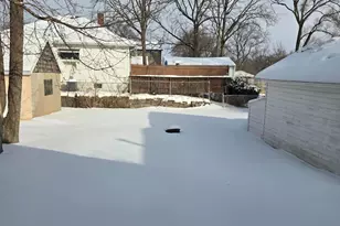 1402 Floral Ave, Jackson, MI 49202 - Photo 3