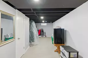 2146 Michael Ave SW, Wyoming, MI 49509 - Photo 11