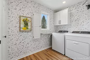 210 Bay Cir Ct, Holland, MI 49424 - Photo 13