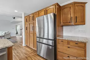 210 Bay Cir Ct, Holland, MI 49424 - Photo 11