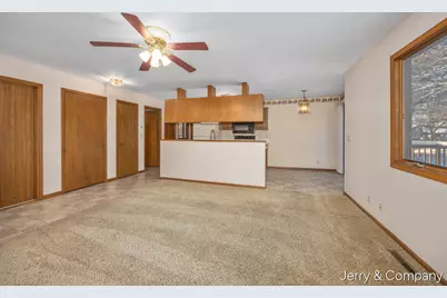 948 Laketown Drive, Holland, MI 49423 - Photo 7