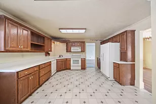 4845 Firethorne Dr, Jackson, MI 49201 - Photo 9