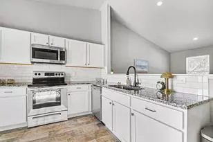 553 N Cygnet Lake Dr, Benton Harbor, MI 49022 - Photo 9