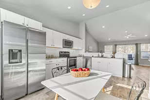 553 N Cygnet Lake Dr, Benton Harbor, MI 49022 - Photo 7