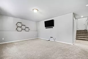 553 N Cygnet Lake Dr, Benton Harbor, MI 49022 - Photo 19