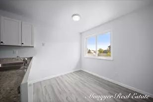 1051 Abbey Ct, Holland, MI 49423 - Photo 9