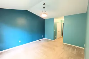 23721 W Lake Cir, Brownstown, MI 48183 - Photo 13