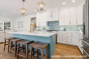 27 3rd St, South Haven, MI 49090 - Photo 9