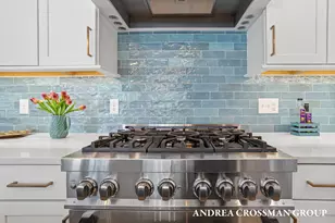 27 3rd St, South Haven, MI 49090 - Photo 11