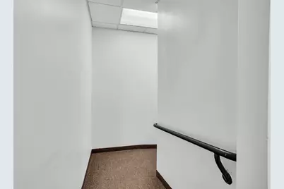 132 W Cortland Street, Jackson, MI 49201 - Photo 23