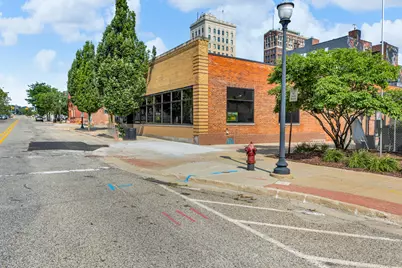 132 W Cortland Street, Jackson, MI 49201 - Photo 3