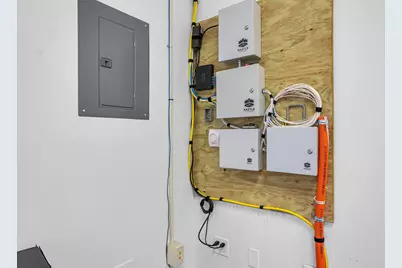 132 W Cortland Street, Jackson, MI 49201 - Photo 25